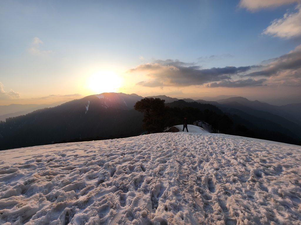 Jalori Pass, Serolsar lake view in Jibhi in December